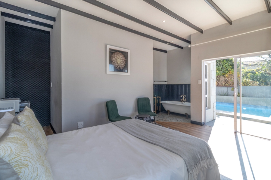 6 Bedroom Property for Sale in Eagles Landing North West